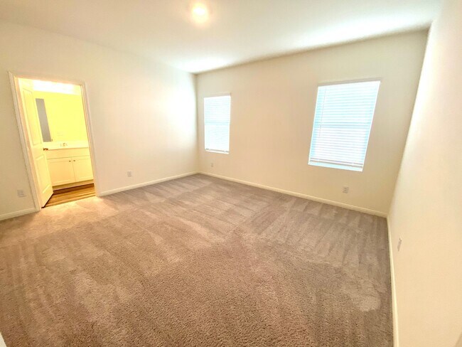 Building Photo - Modern Comfort Meets Prime Location – New ...