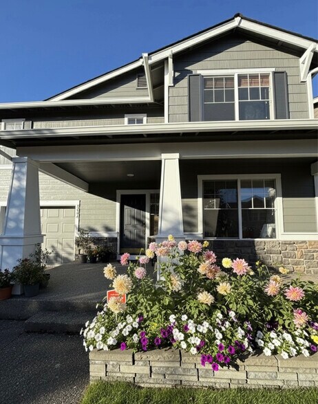 Building Photo - 2404 SE 2nd Ct