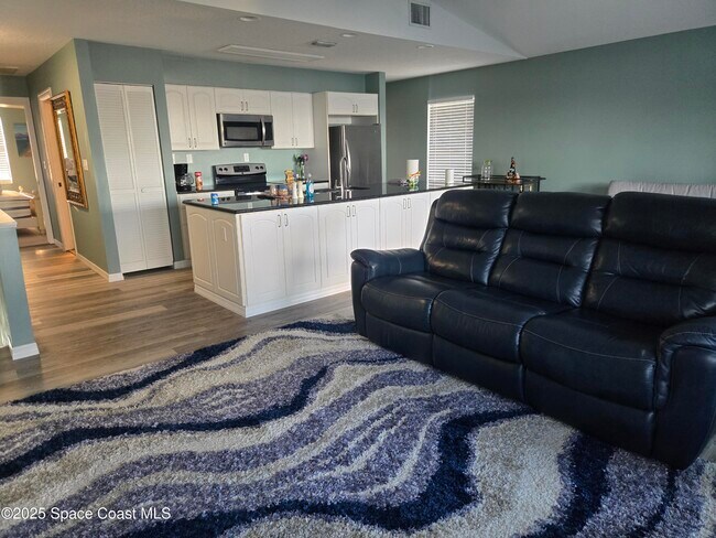 Building Photo - 0000 Pineapple Ave