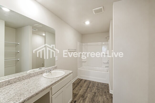 Building Photo - 150 Woodland Wy