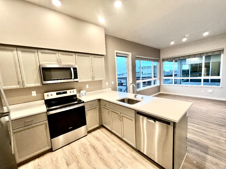 Building Photo - 2330 Yakima Ct