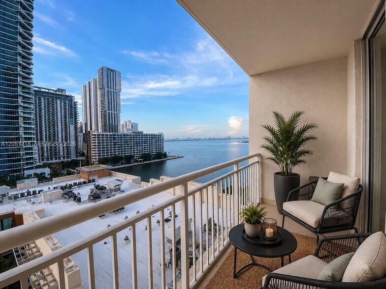 Building Photo - 2000 N Bayshore Dr