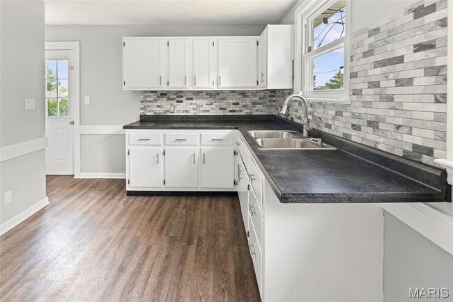 Building Photo - 227 Parkway Pl