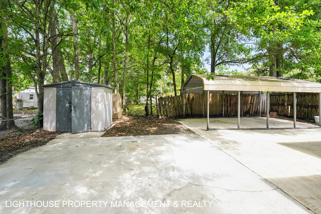 Building Photo - Fully Renovated 3 Bed/1 Bath Home with Att...