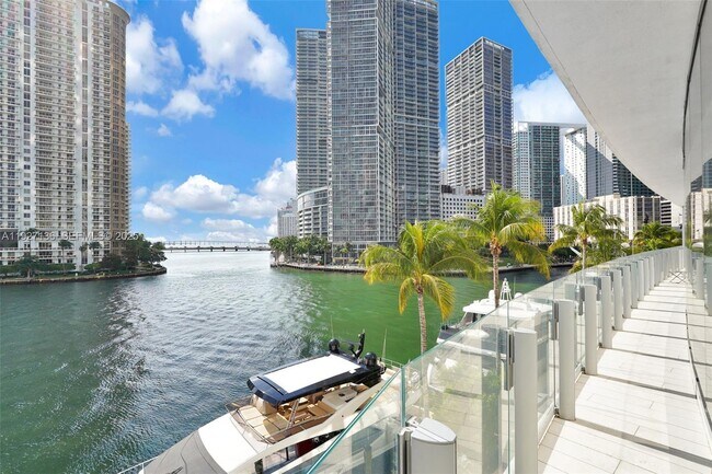 Building Photo - 300 Biscayne Blvd Way