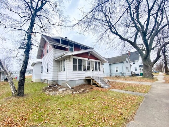 Building Photo - 1263 Chicago St