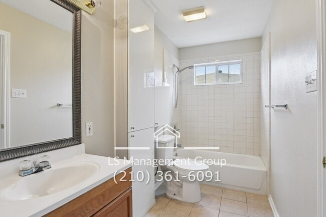 Building Photo - 7636 Oak Chase