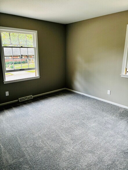 Building Photo - 6724 N Garfield Ave