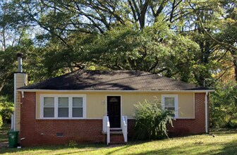 Building Photo - 2 bed, 1 bath in Decatur!