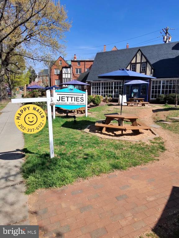 Building Photo - 4491 MacArthur Blvd NW