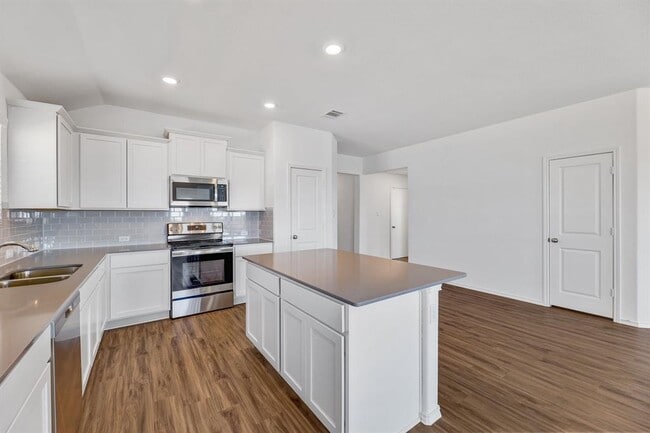 Building Photo - 303 Chickasaw Ln