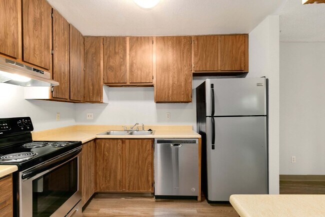 Building Photo - Great Condo near CSU (HALF OFF FIRST MONTH RENT!!)