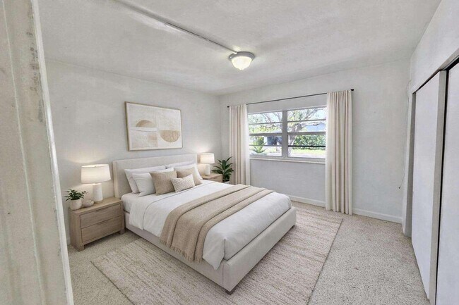 Building Photo - 517 SW 9th St