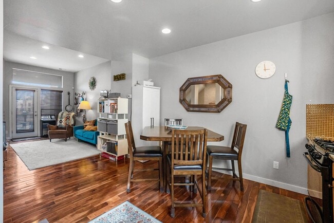 Building Photo - Beautiful Townhouse in Denver's Central Park