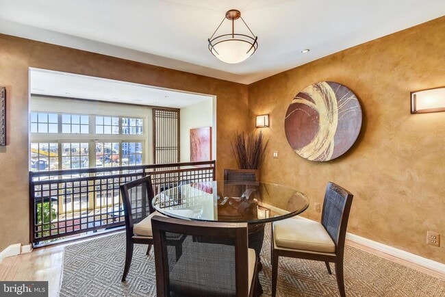 Building Photo - 317 S Union St