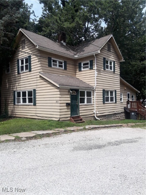 Primary Photo - 383 Aqueduct St