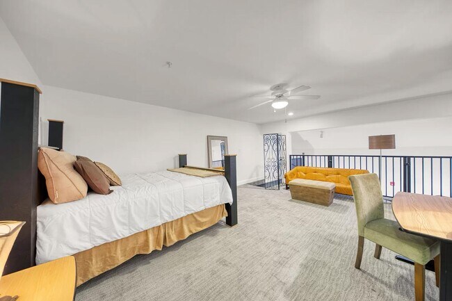 Building Photo - Fully furnished 3-Bedroom in The Plaza of Destin