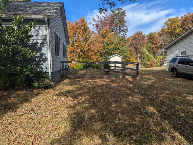 Building Photo - 814 Walker St