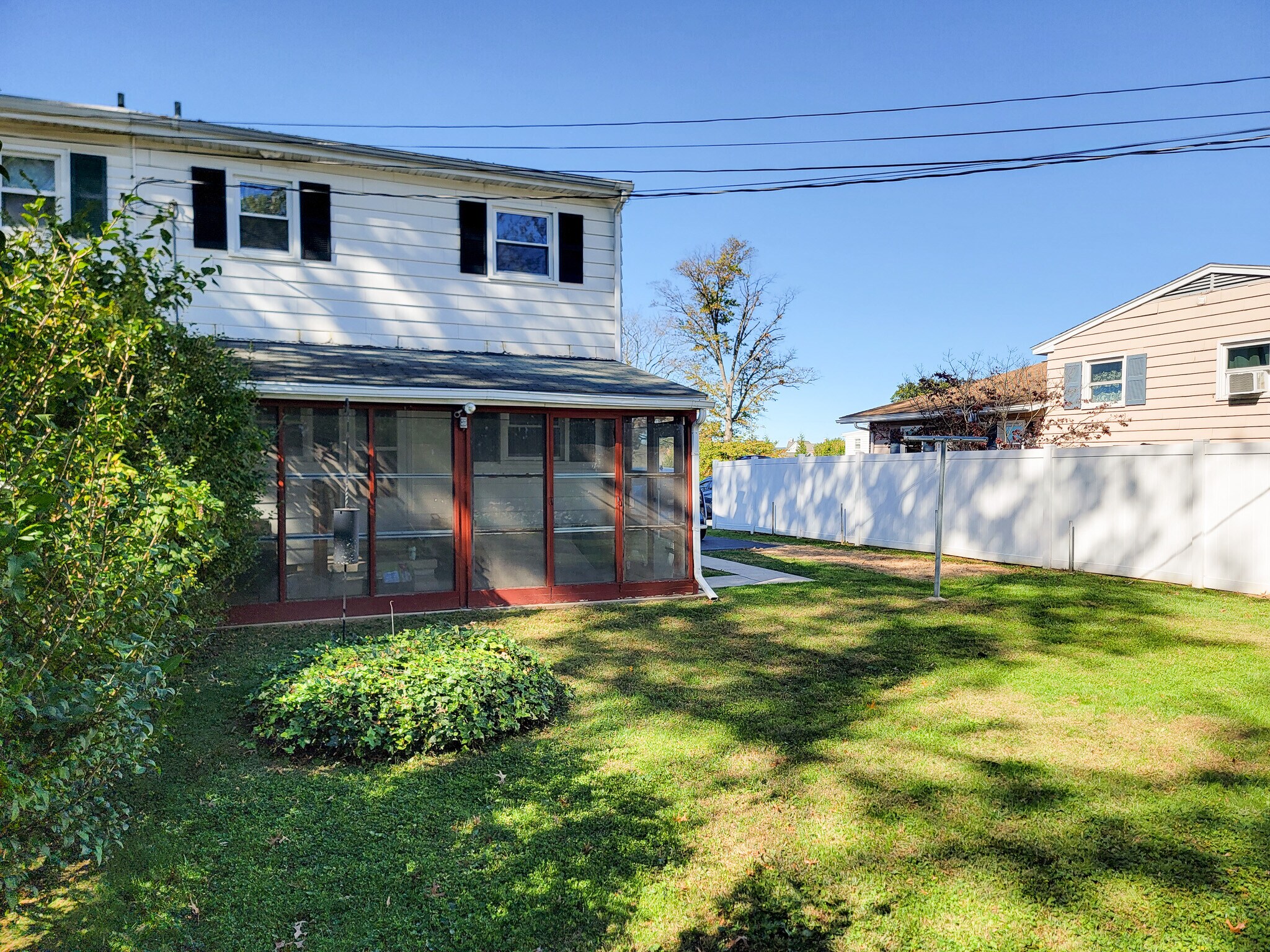 Building Photo - 547 W Marion St