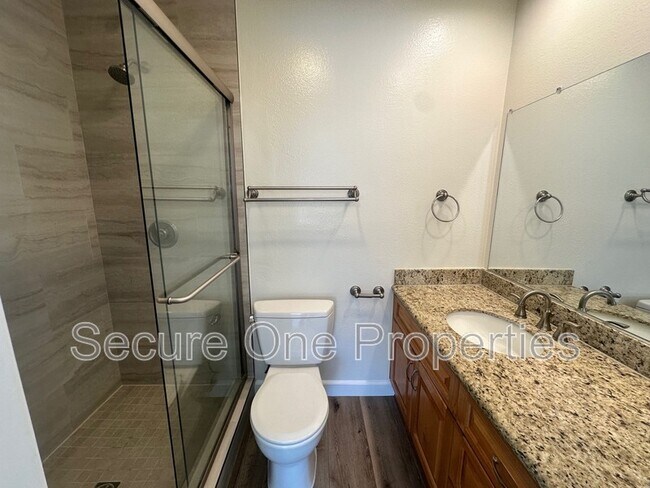 Building Photo - 2869 Instone Ct