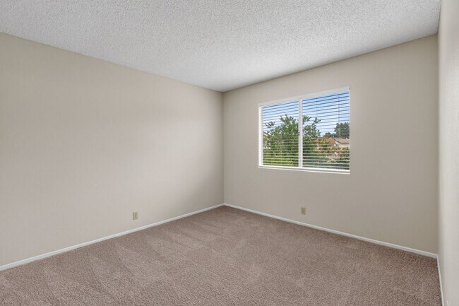Building Photo - 7272 Foxcroft St