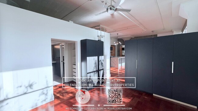 Building Photo - Sunny loft with in unit gym, heated floors in bathroom, contemporary kitchen, and includes water/...