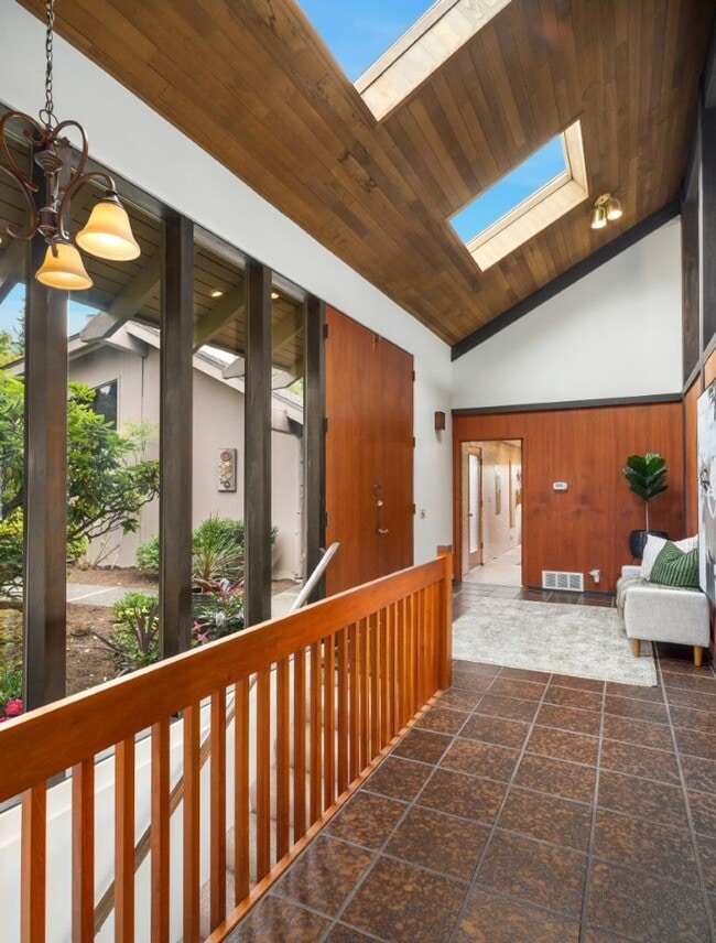 Building Photo - 4Bd/2.25Ba Bellevue House