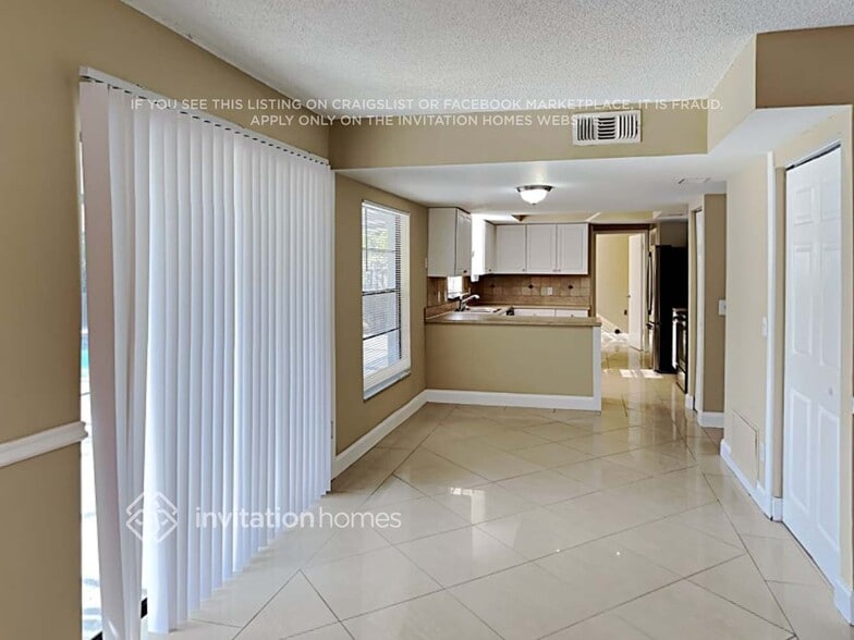 Building Photo - 15908 Bridgewater Ln