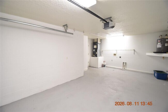 Building Photo - 7413 Canterbury St