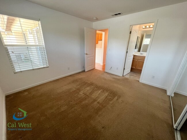 Building Photo - $3295 - 2BD/2BA Beautiful Palmia Condo Near Cottle Road & 85 Available Now!
