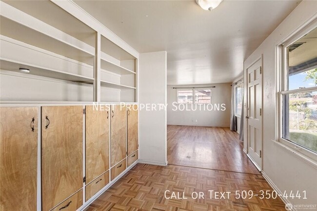 Building Photo - 129 G St SE