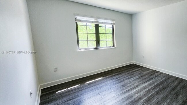 Building Photo - 470 NE 194th Terrace