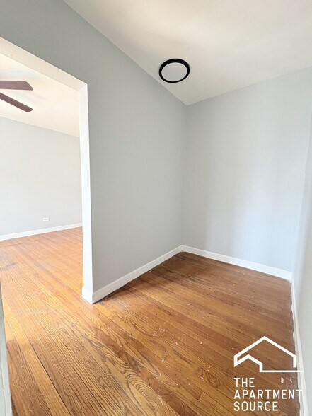 Building Photo - 6226 S Western Ave