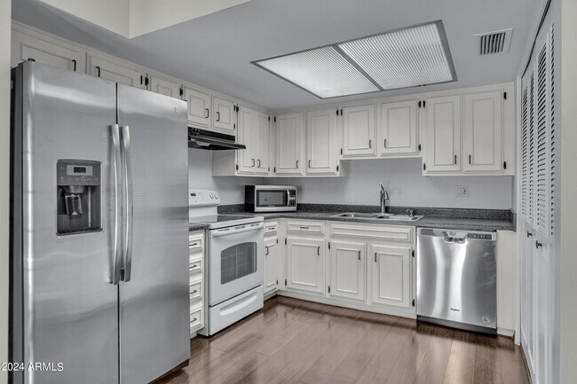 Building Photo - 6816 S Snyder Ln