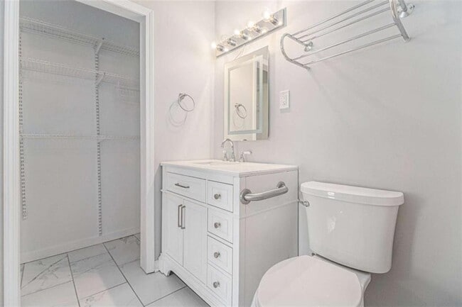 Building Photo - 187 Hamilton E Holmes Dr NW