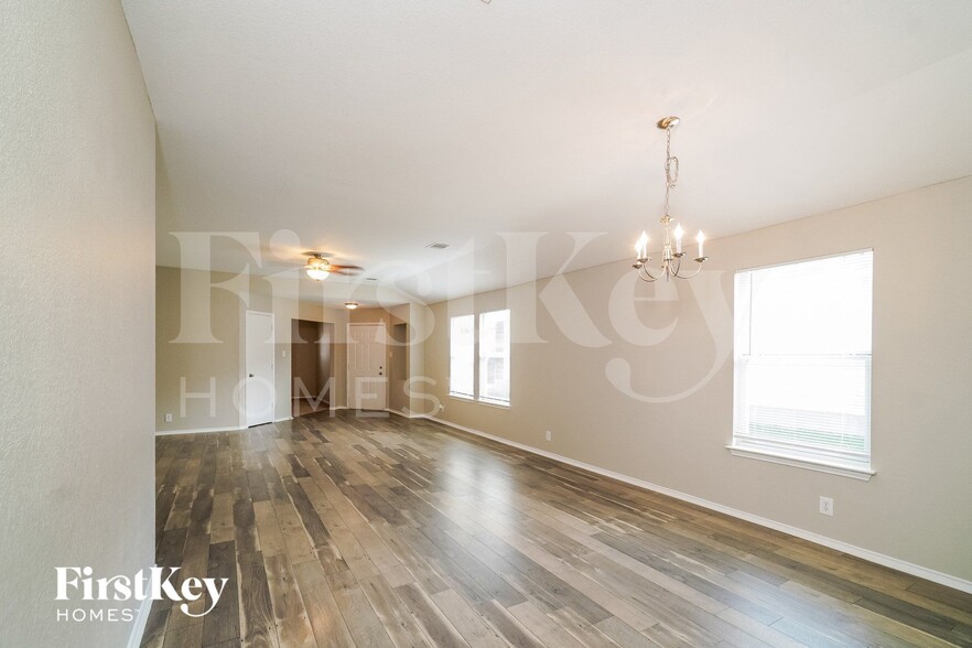 Building Photo - 344 Cattle Run