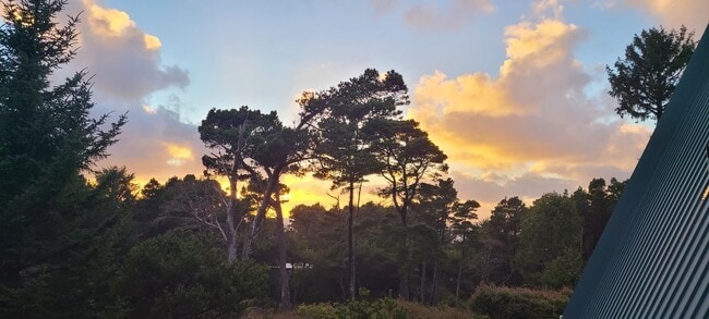 Building Photo - 2780 SW Breakers Dr