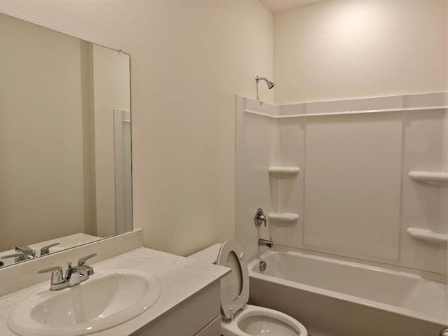 Building Photo - 2308 States St