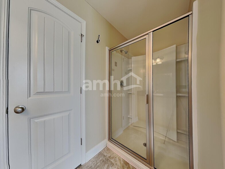 Building Photo - 306 Crabapple Cir