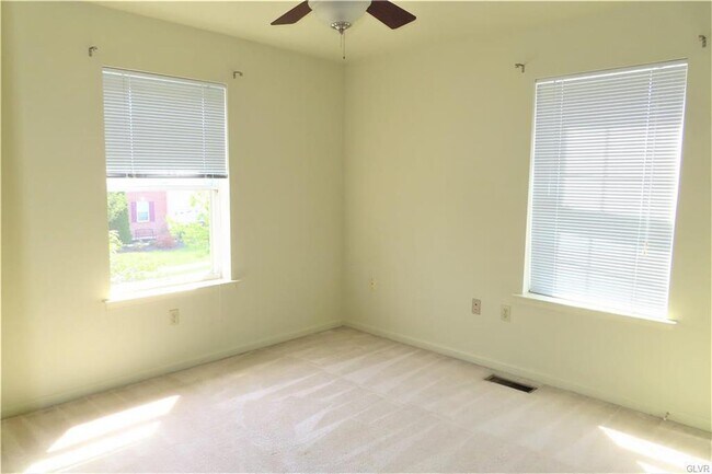 Building Photo - 6810 Hunt Dr