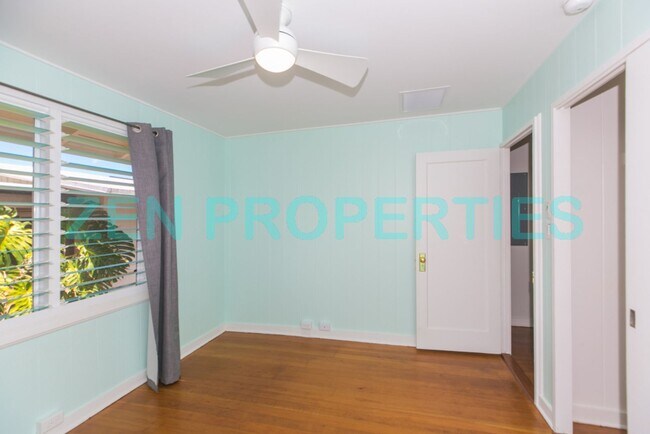 Building Photo - 3167 Charles St