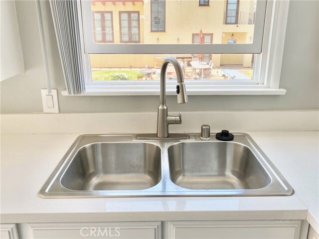 Building Photo - 2231 Hermosa Ave