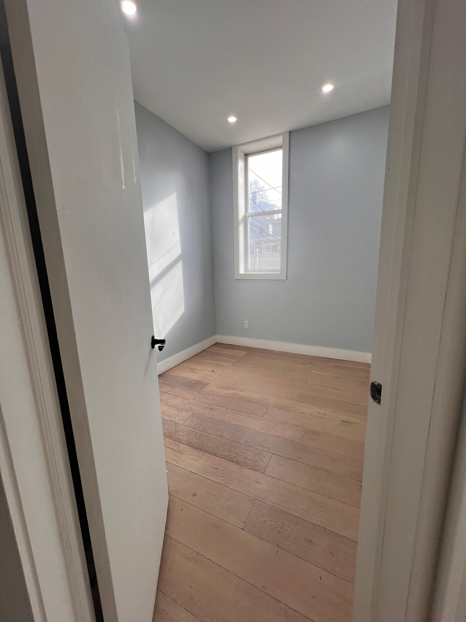 Building Photo - 182 Ocean Ave