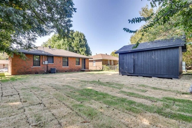 Building Photo - 2725 Texoma Dr