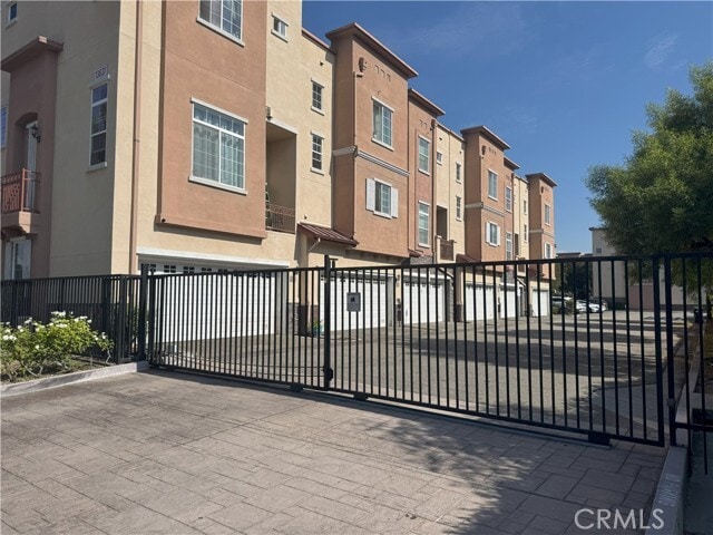 Building Photo - 13639 Foster Ave