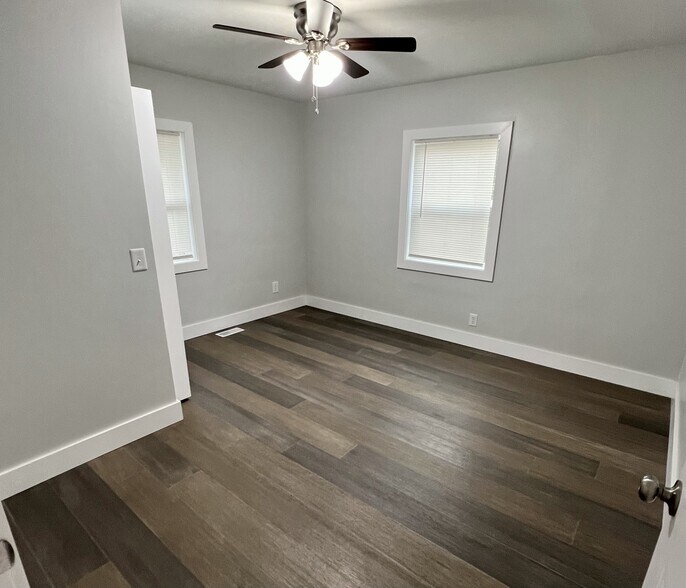 Building Photo - 5041 Medina Rd