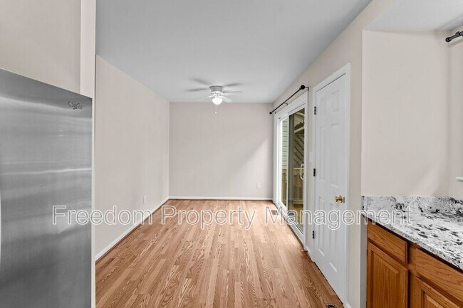 Building Photo - 8644 Sanderling Dr