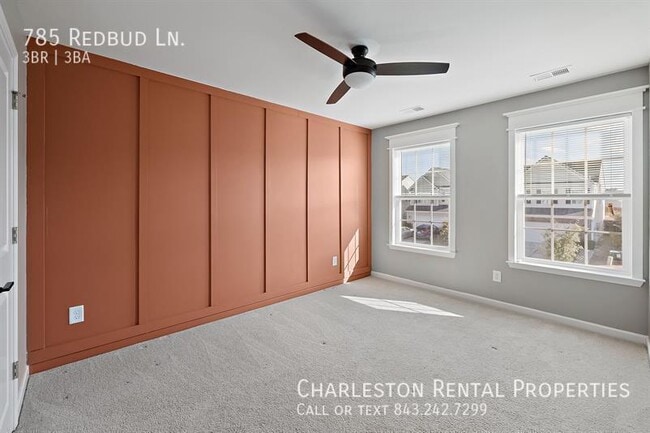 Building Photo - 785 Redbud Ln