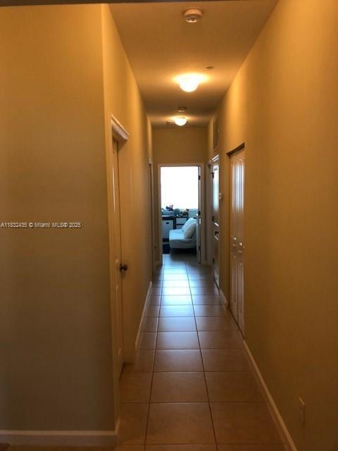 Building Photo - 2950 St Thomas Dr