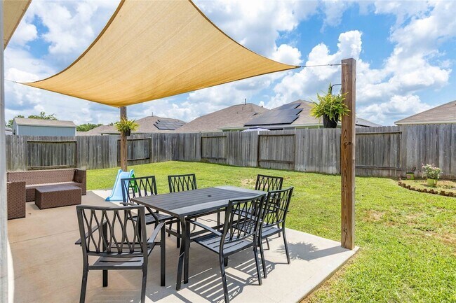 Building Photo - 24714 Crimson Pine Dr